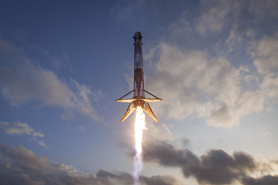 Jamie Dimon Takes SpaceX’s IPO Pitch to JPMorgan’s Richest Clients