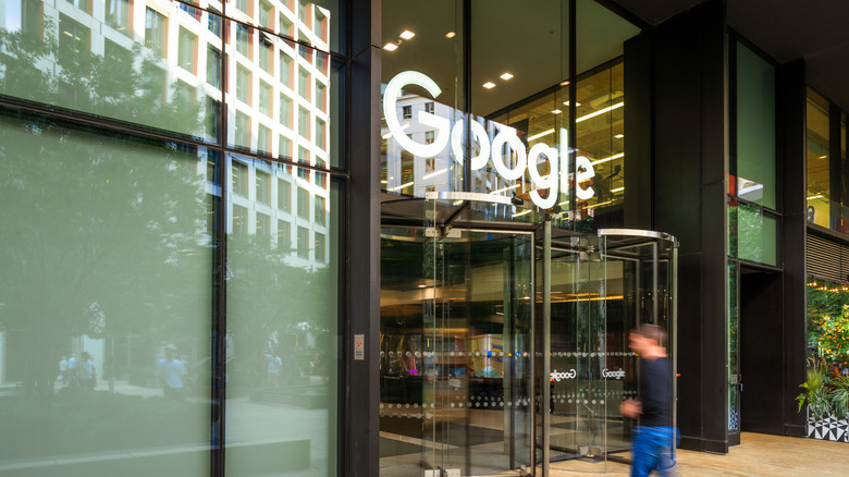 Google to Pay SpaceX $920 Million a Month for Compute