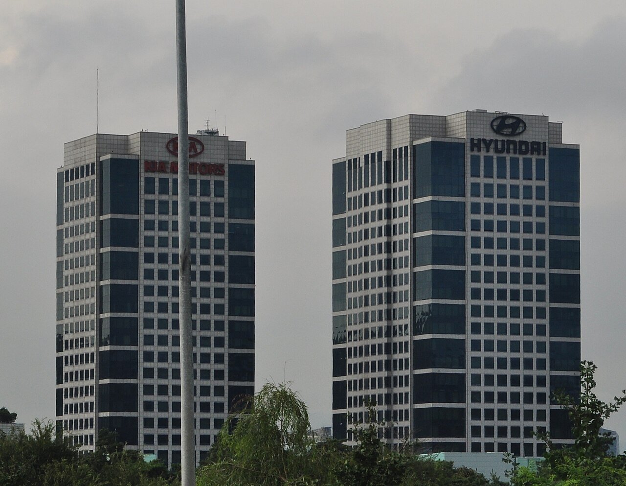 Hyundai Faces Its First Full Strike in a Decade as Workers Fear AI