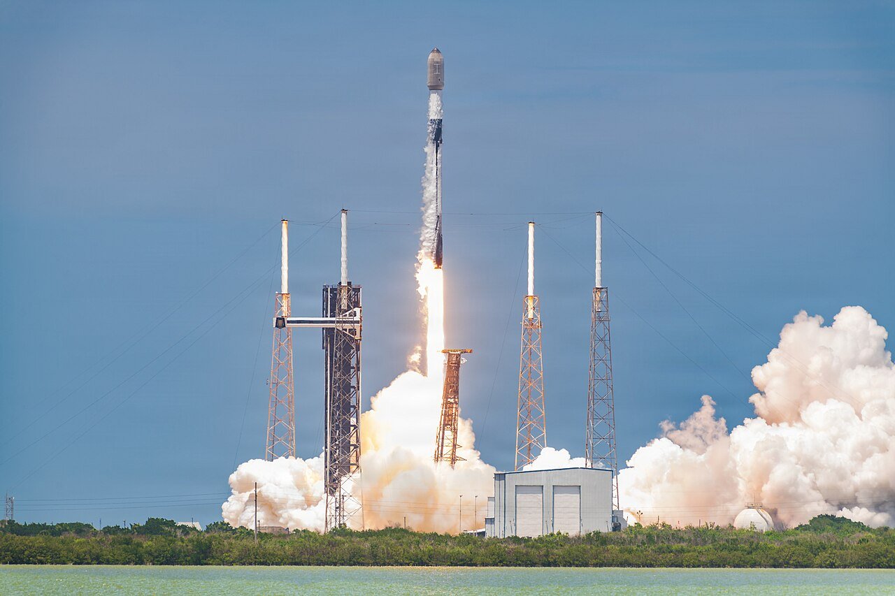 Musk Denies Report of SpaceX’s $6 Billion Spectrum Deal