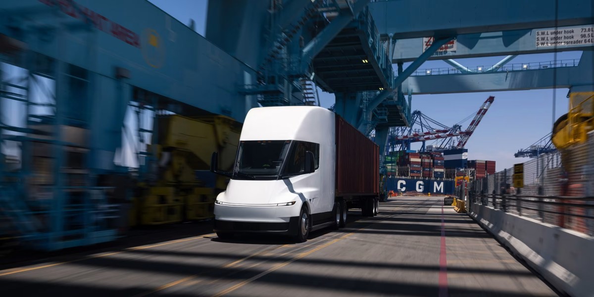 Tesla Delivers Its First Semi Trucks, Nine Years After the Unveiling