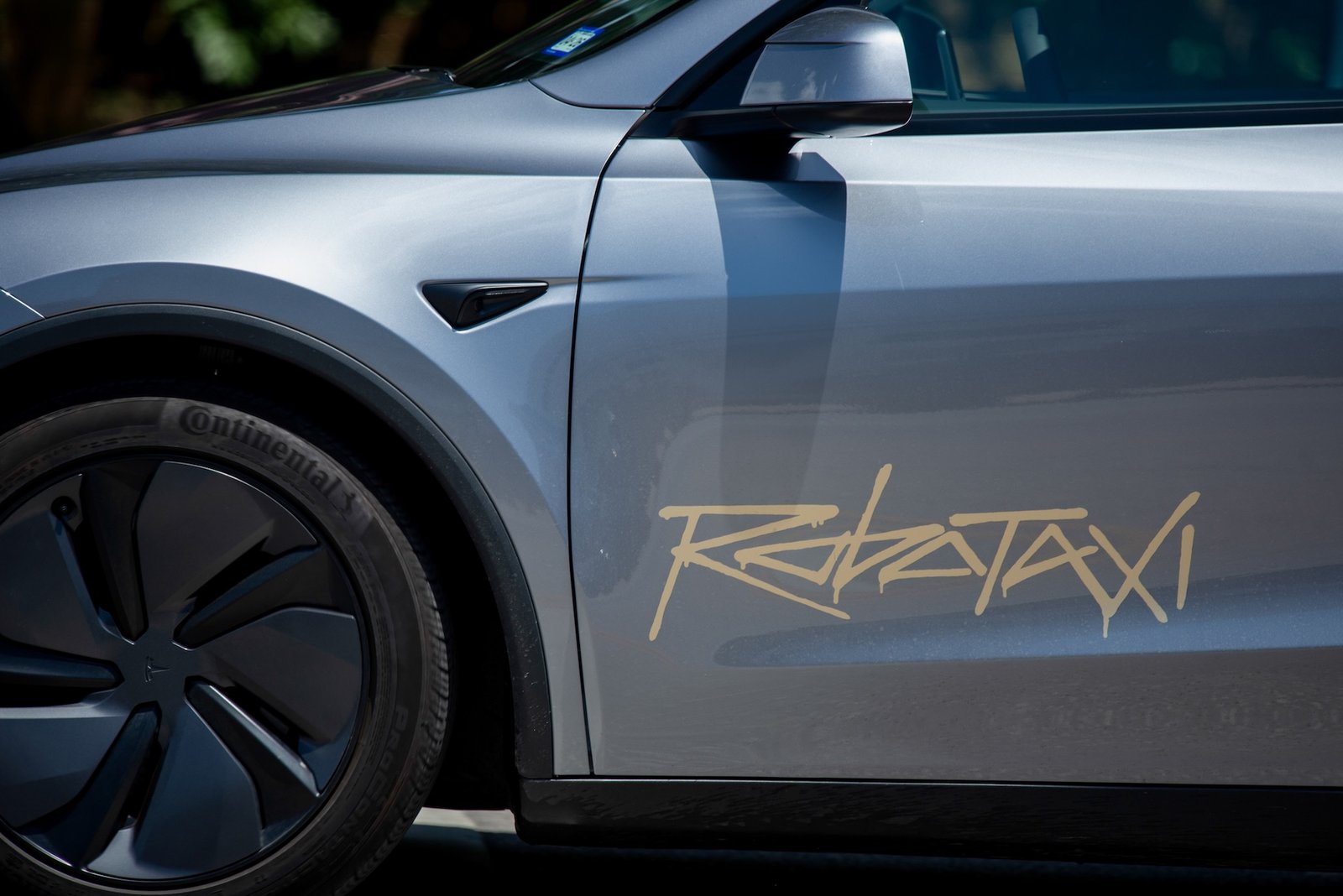 Nevada Lets Tesla, Uber, and Waymo Put 8,000 Robotaxis on Las Vegas Streets