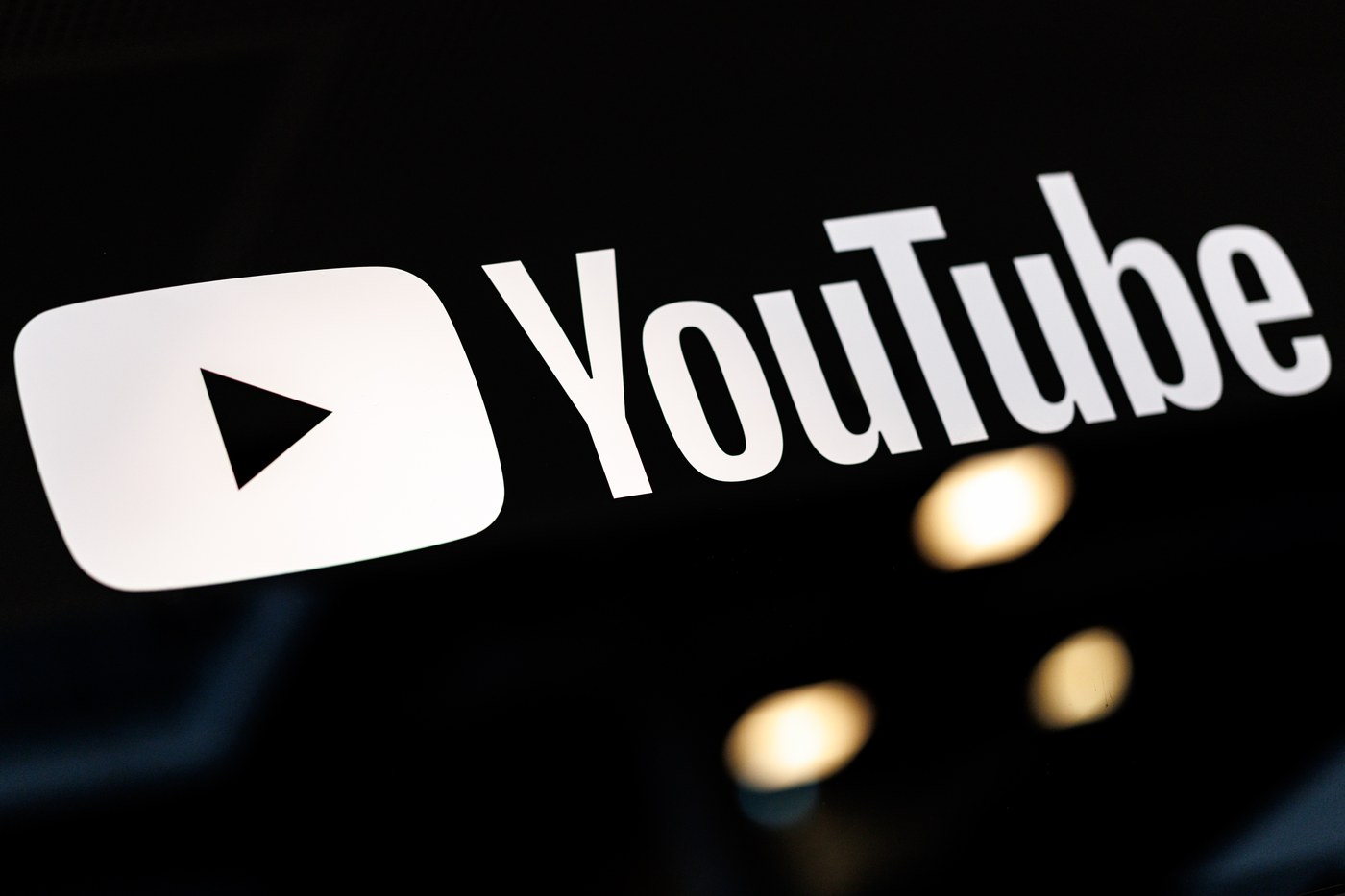 YouTube Lets Creators Tag Amazon Products, Bringing Rivals Into E-Commerce Deal