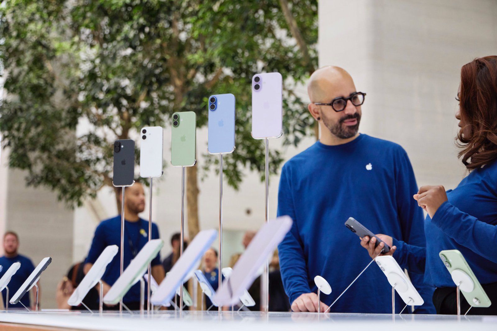 Apple’s Warranty Fight in India Escalates, Over Screens and Software