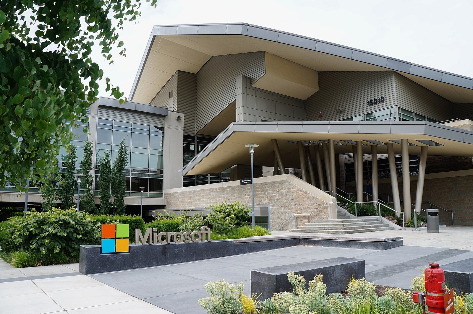 Microsoft’s Office and Research Chiefs Head for the Exit