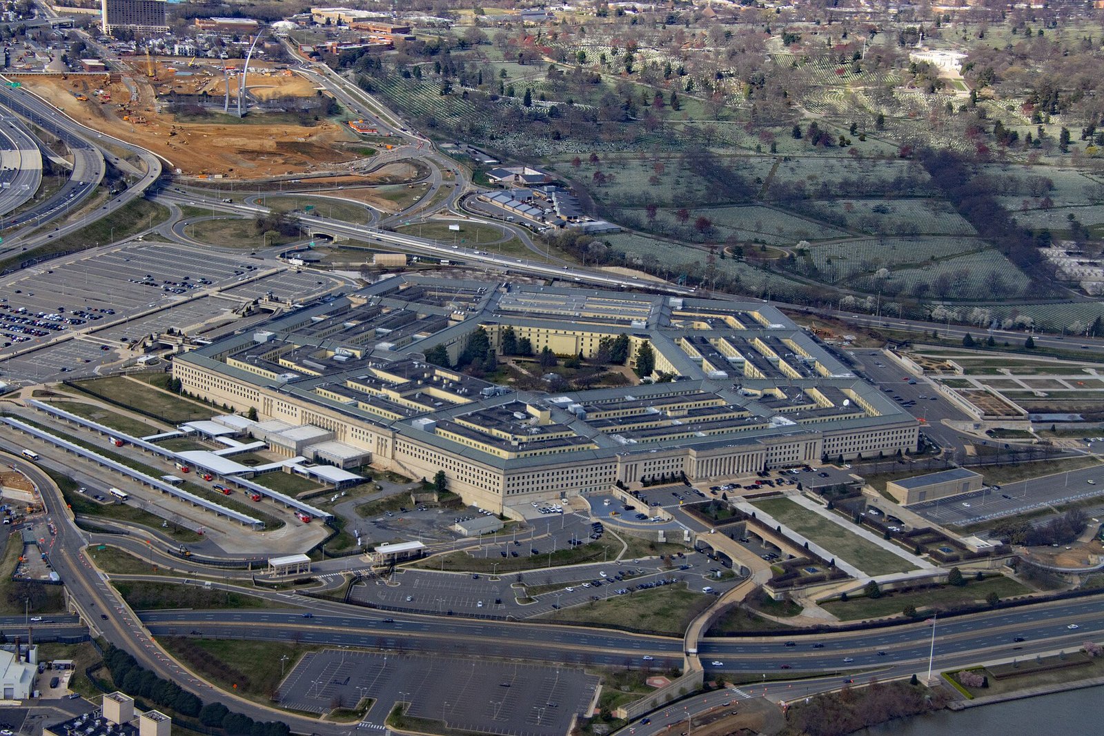 Palantir Executive Says the Pentagon Has Already Replaced Anthropic’s Models